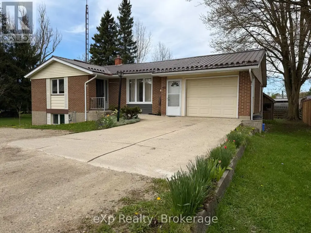 60 Main Street E, Mapleton